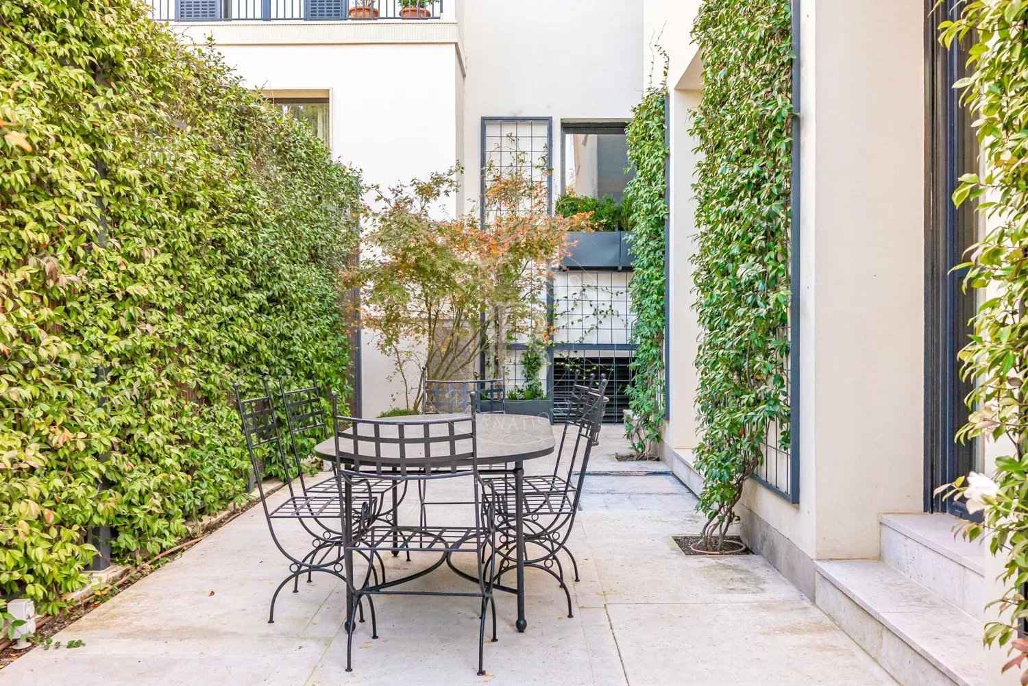 Bd9618c5f36bed9f08c6bdc1781520b4 1bed347044 1500 original - Attribut alt par défaut.