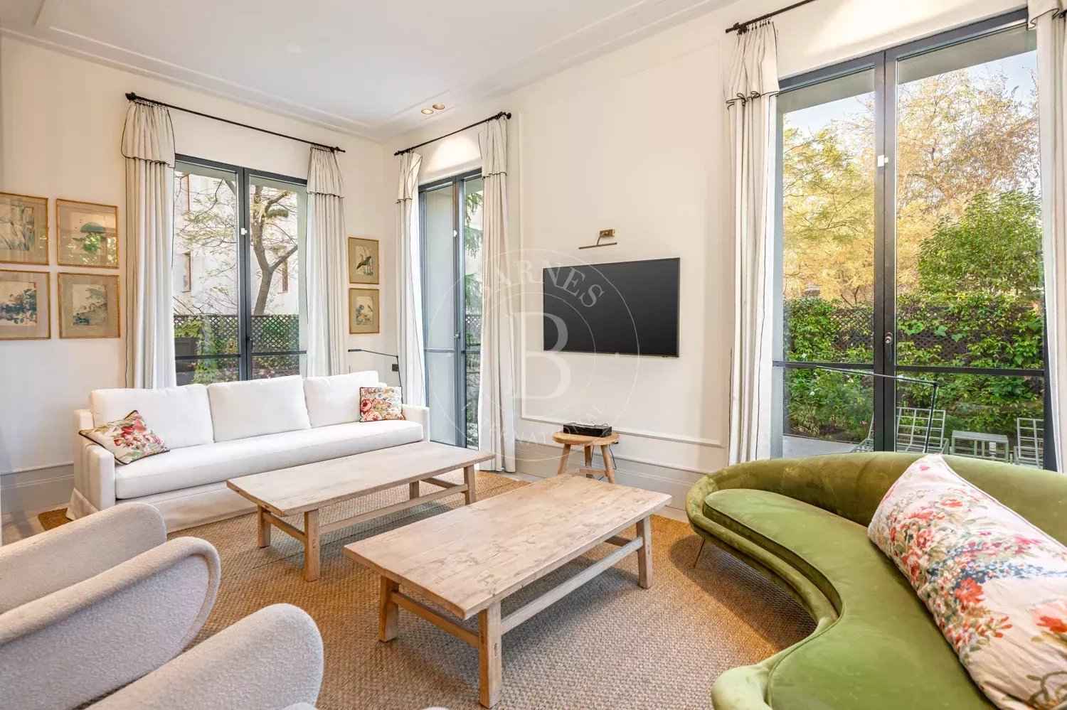 9b3b7015bc456a8ee04ec452c9109654 d793f0be89 1500 original - Attribut alt par défaut.