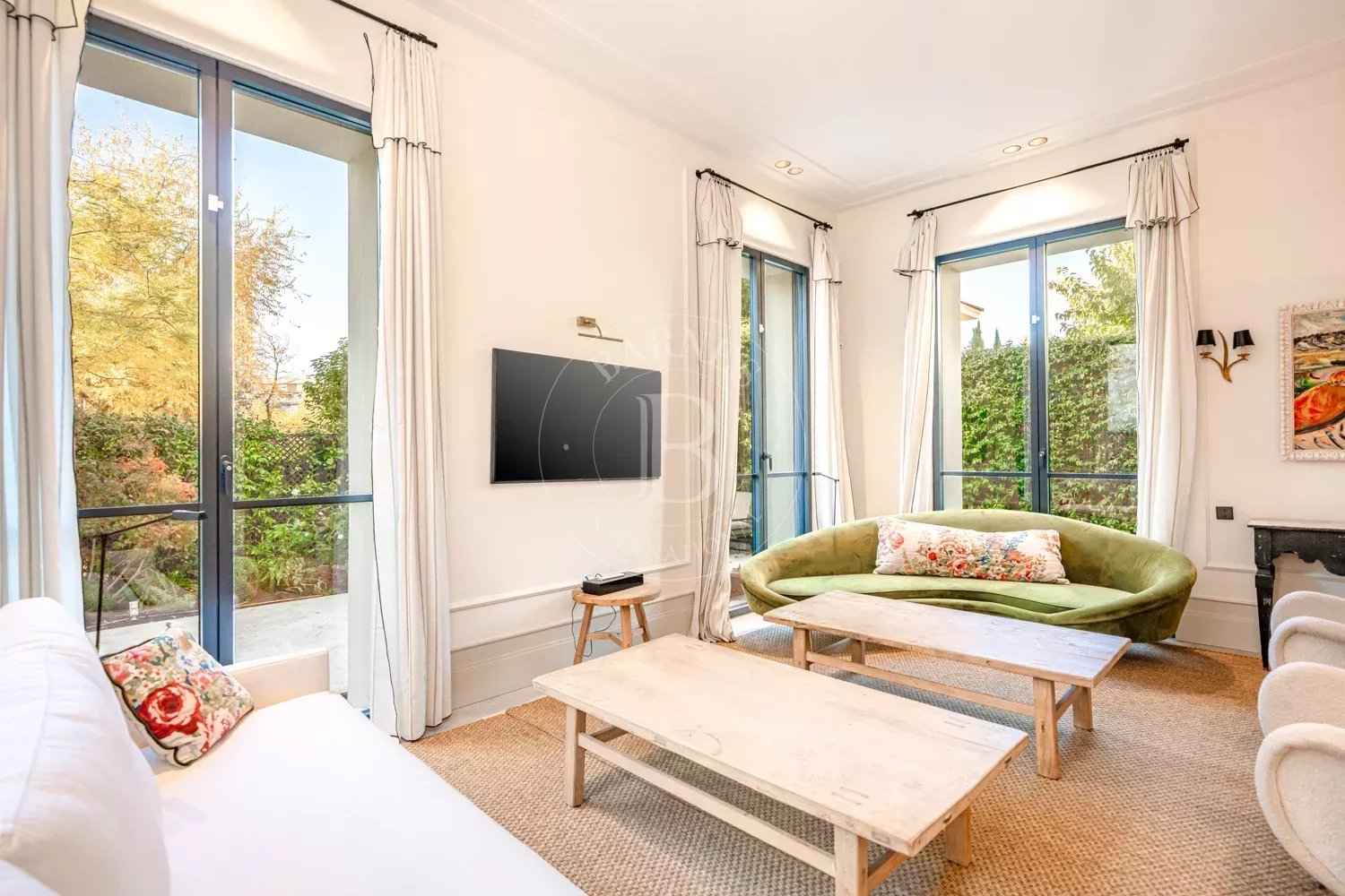 3ec530b155f3ebb109fbf4276ffa08eb 433bb55545 1500 original - Attribut alt par défaut.