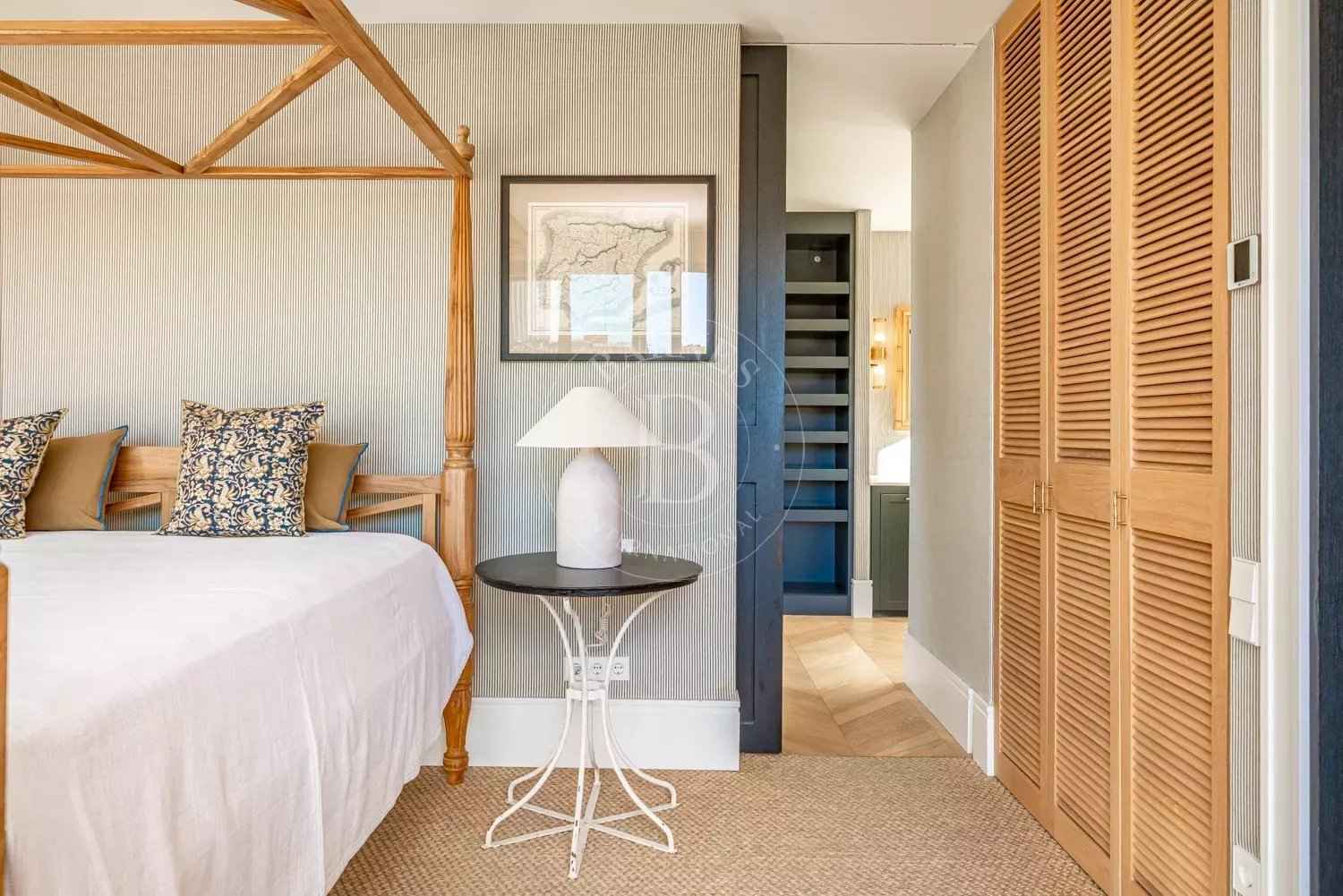 63d8b8fb6855752b6187a7c4c34033a4 456514fb83 1500 original - Attribut alt par défaut.