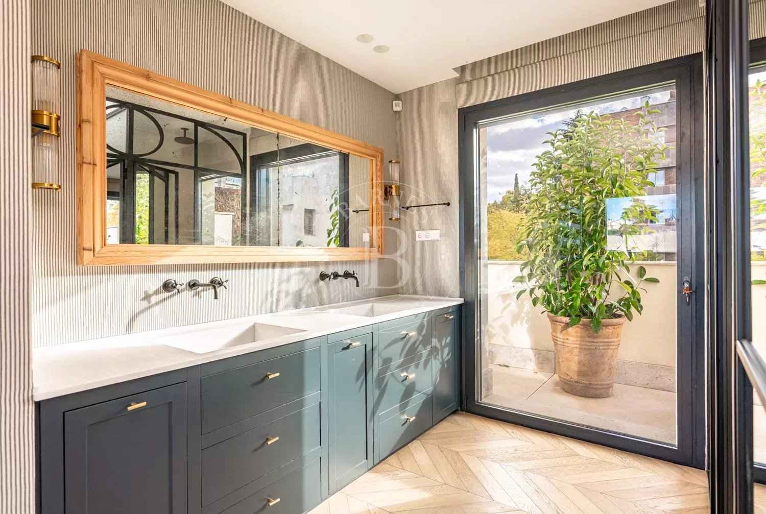 04b1c7386fe6a7eb4d9a83f3c9e197fb 2dd0f16a07 1500 original - Attribut alt par défaut.