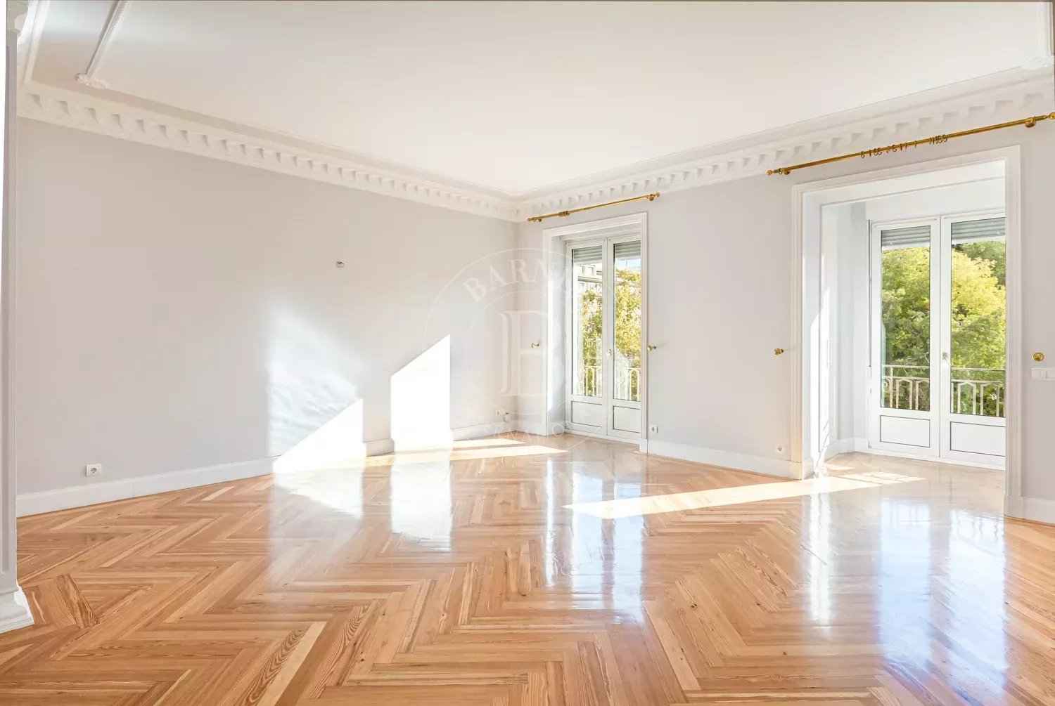 5bf9ad0432c0bf7a9b458ce596f2e355 595d099104 1500 original - Attribut alt par défaut.