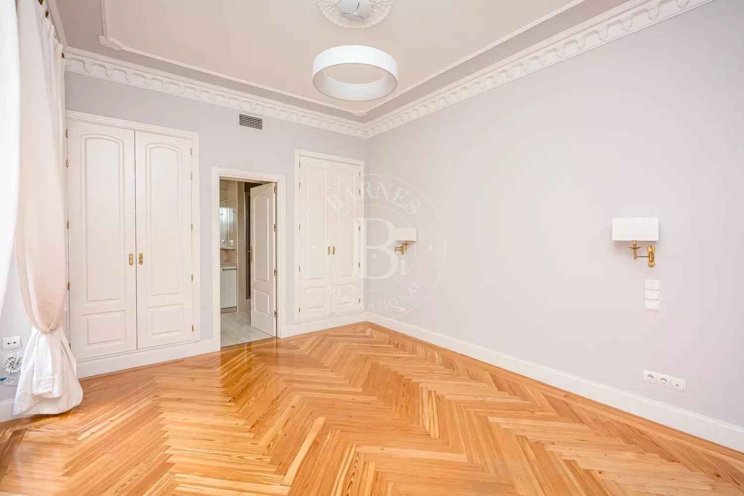 5f862389d7b0acc6101537bd7558fe70 4b7ebab99e 1500 original - Attribut alt par défaut.