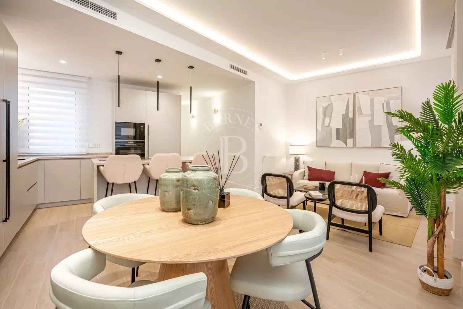 9d4681acbc7c50cde7a74fccffc82385 7f7242a30f 1500 original - Translation missing: en.helpers.application.image_tag.default_alt