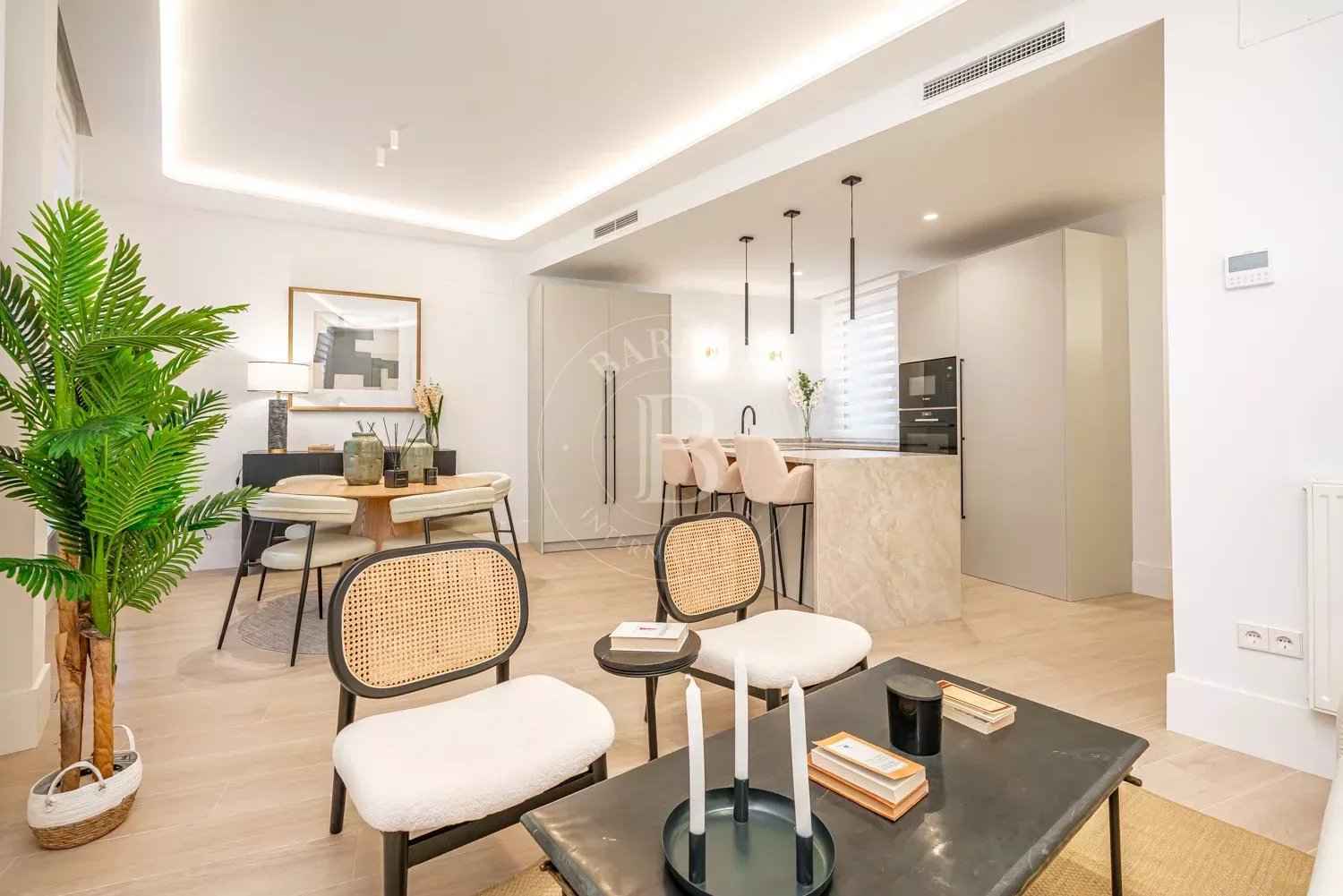 D37207d015036b52542a5ec33089418b 76d93c88db 1500 original - Translation missing: en.helpers.application.image_tag.default_alt