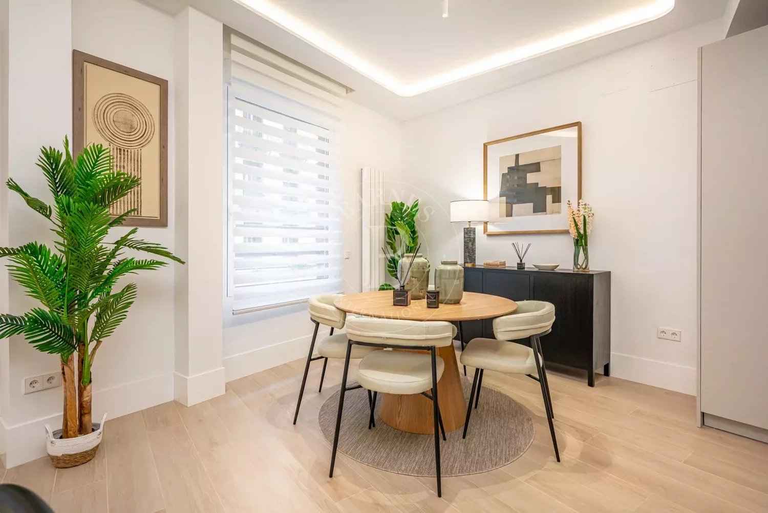 4b8bc306bb2aedc18ee6b7fb43bde6ad 327b492e99 1500 original - Translation missing: en.helpers.application.image_tag.default_alt