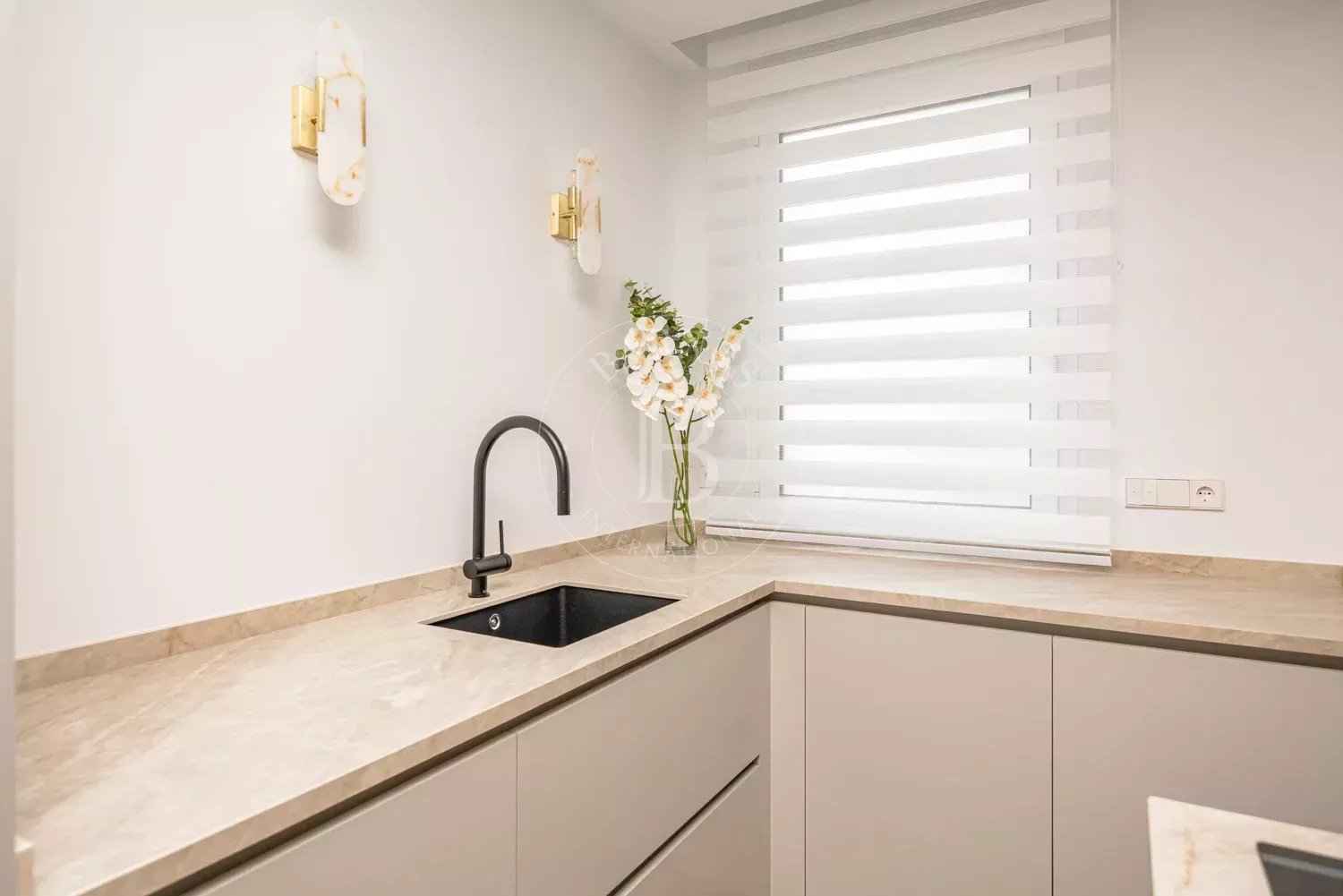 30f13e1b62255cfc41bb3c67c8396529 b9a41d2af2 1500 original - Translation missing: en.helpers.application.image_tag.default_alt