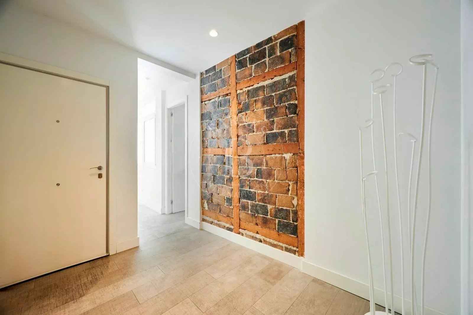 421895487043c62f2dbbfc8a8e9fe490 b0c01ae9dc 1600 original - Translation missing: en.helpers.application.image_tag.default_alt