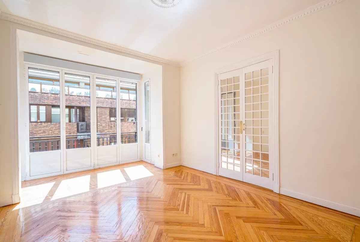 428e14de98a99cd2597ea08b7f0aed8f 3cfab4da83 1200 original - Attribut alt par défaut.