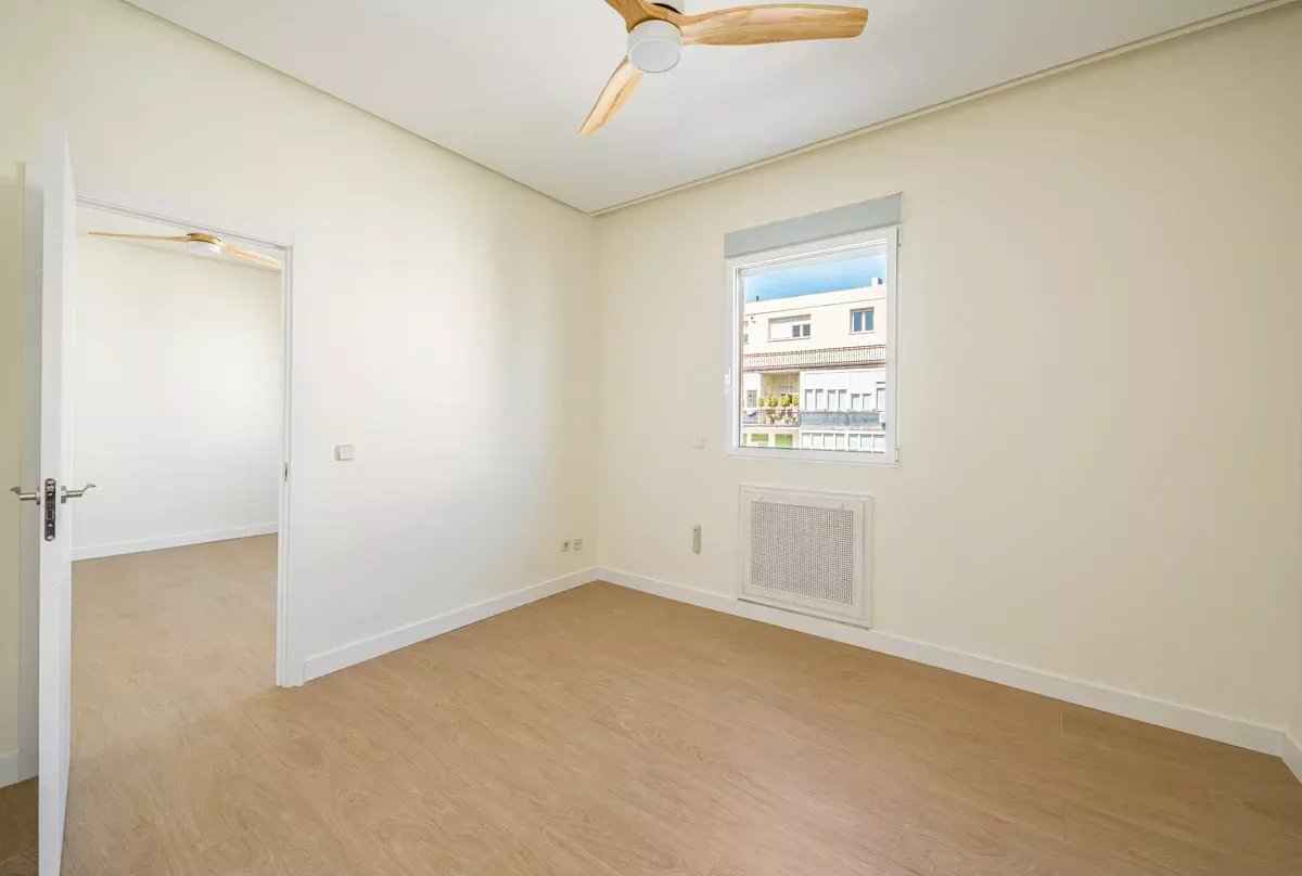 Bbe85be1a53192a3be103e330753117f 492efa2cab 1200 original - Attribut alt par défaut.