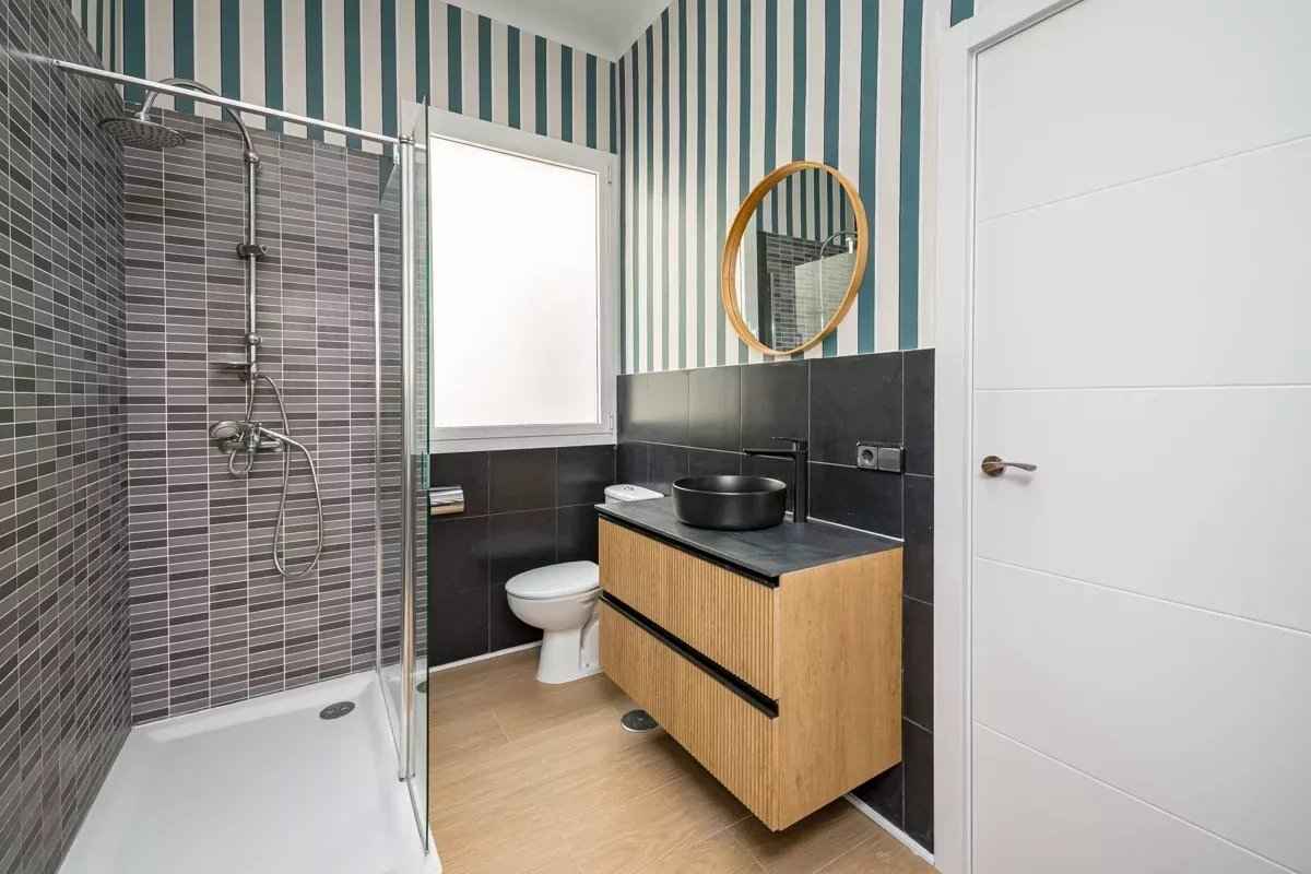 85f9da00a0fb5732ef799b0fde5a62d7 62017fe89d 1200 original - Attribut alt par défaut.