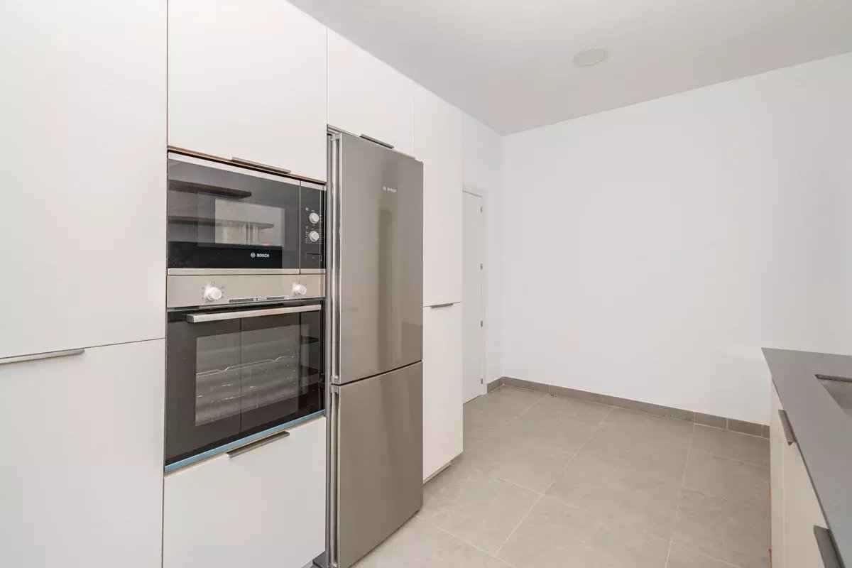 B4bf2a992b158b3a58fac012e209240b 044cc120c4 1200 original - Attribut alt par défaut.