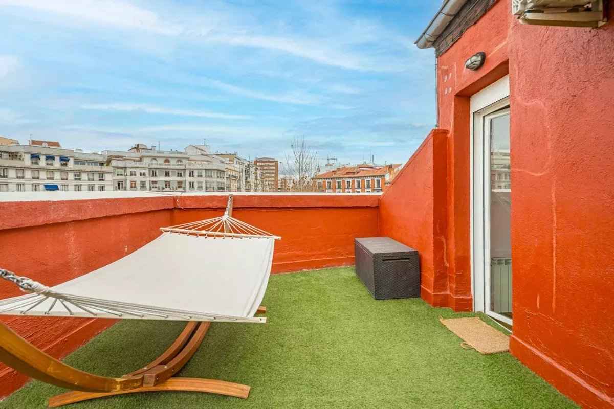 7b73cd0452b7b0ea45c59c99e8c65420 82a00082d1 1200 original - Translation missing: en.helpers.application.image_tag.default_alt