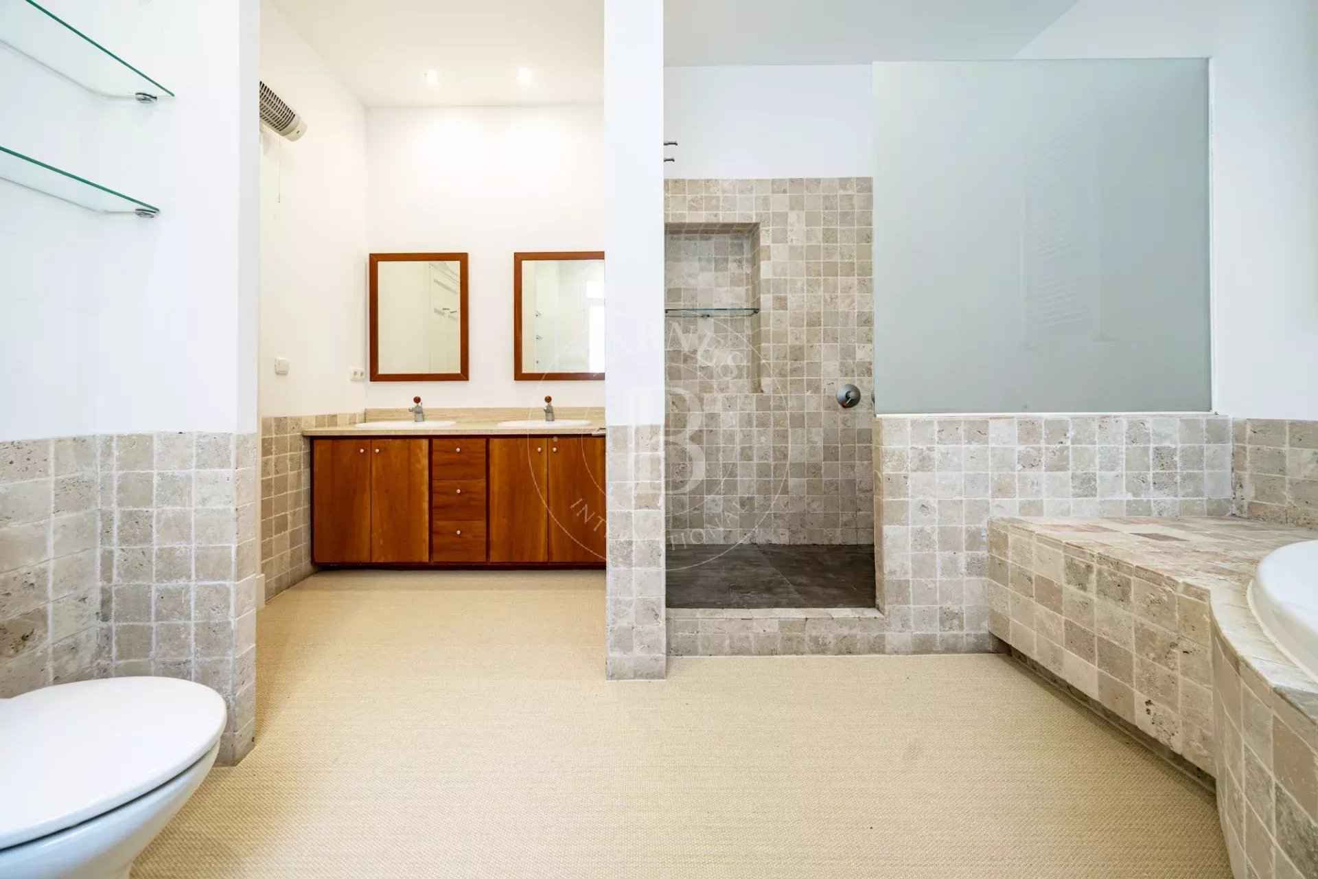 7e4b5e3e18b4dba700d0fb9ecbea15de e0e862f531 1920 original - Attribut alt par défaut.