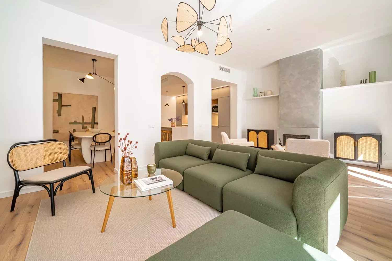 8b0f582de3bfeec69ea7c5b49986c1d6 b3c2bca726 1500 original - Translation missing: en.helpers.application.image_tag.default_alt