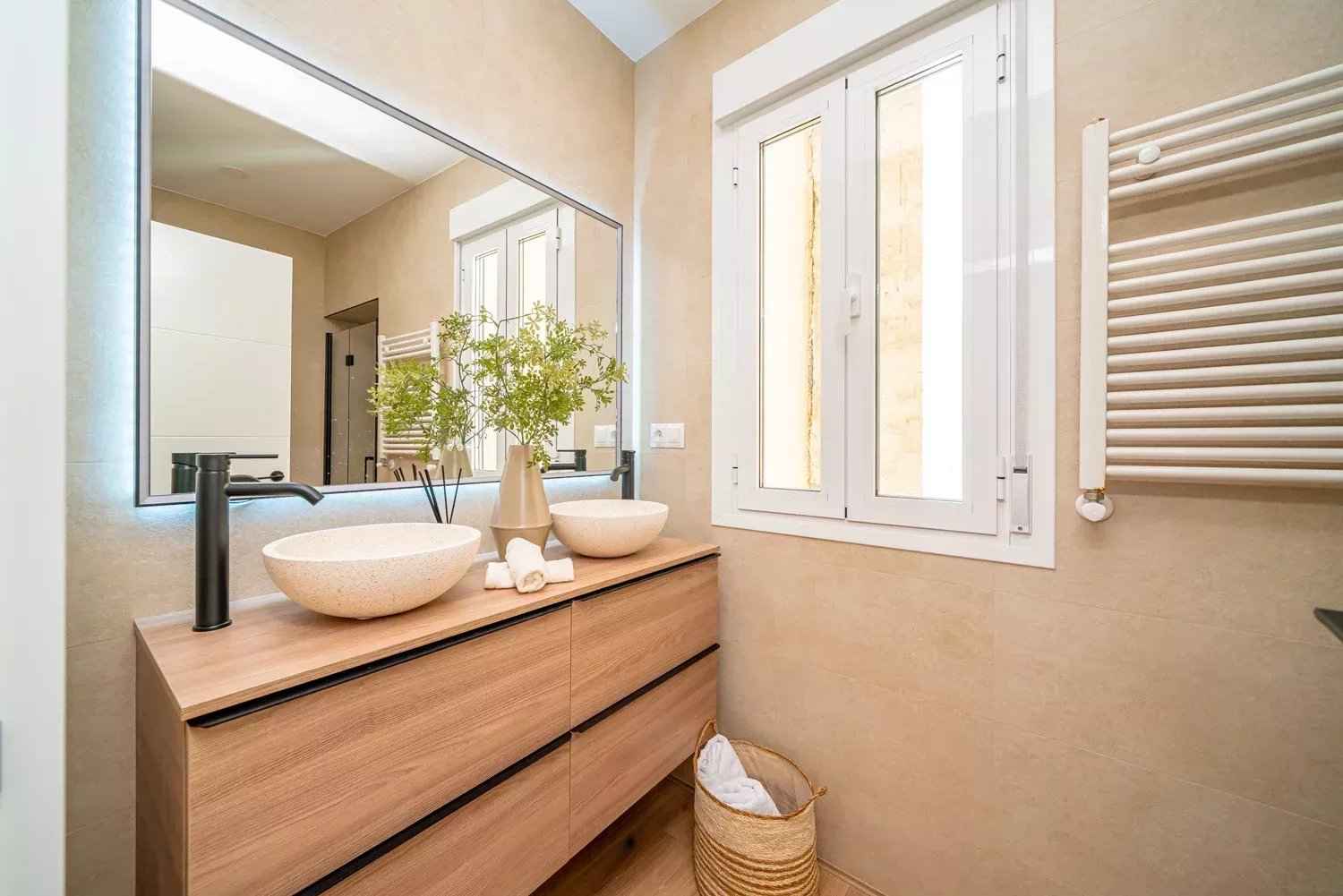 54c2b7e931844c2aa317213f4af83f1b 2f8888726e 1500 original - Translation missing: en.helpers.application.image_tag.default_alt