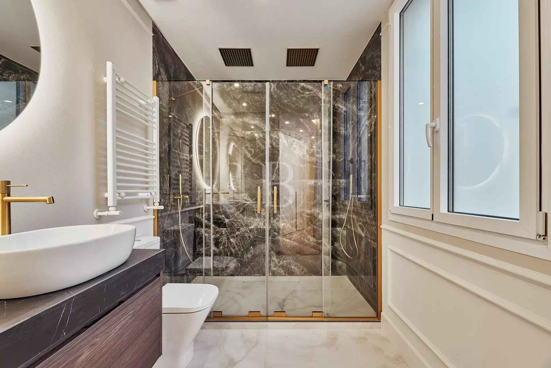 41176664c3585b7fb9a8d5efc54e11ae b908944690 1920 original - Attribut alt par défaut.