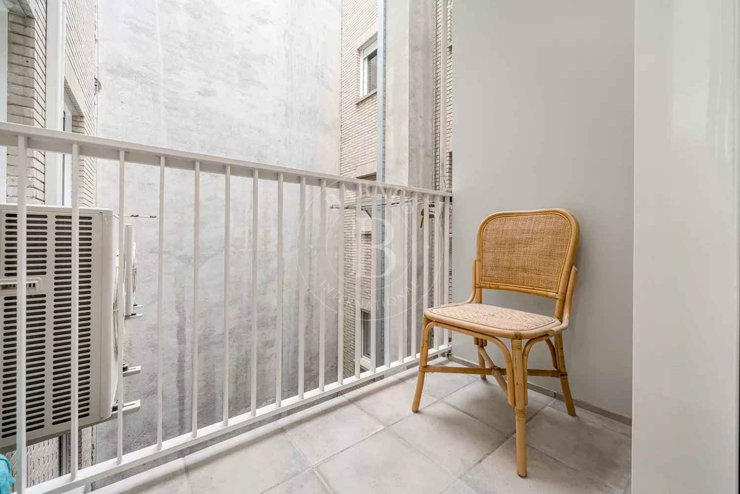 Eb8345983deedd58cef3ba3d379e3f93 d975a90a59 1500 original - Attribut alt par défaut.