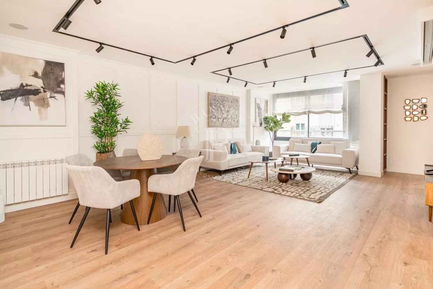 6ab373db9658ee3860cd158cd32d7983 366974234f 1500 original - Attribut alt par défaut.