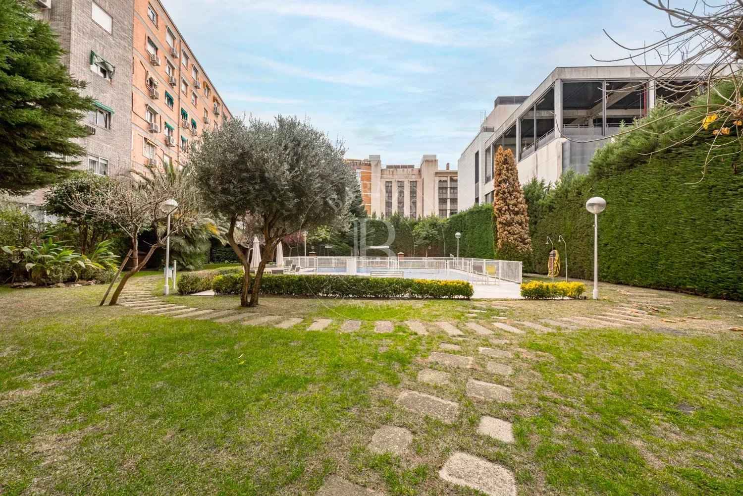 263257583d187ff9fdf3d7a5ab6c0de4 7b33915279 1500 original - Attribut alt par défaut.