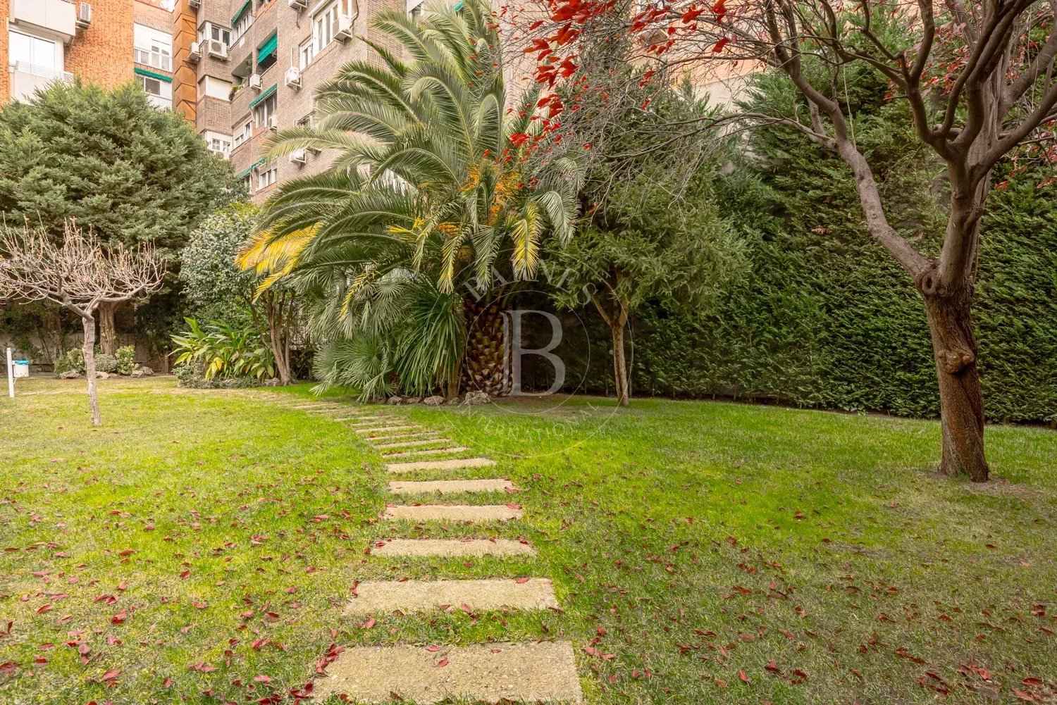 417ca478ac0af7865727cde68b473a84 ea37f71f99 1500 original - Attribut alt par défaut.