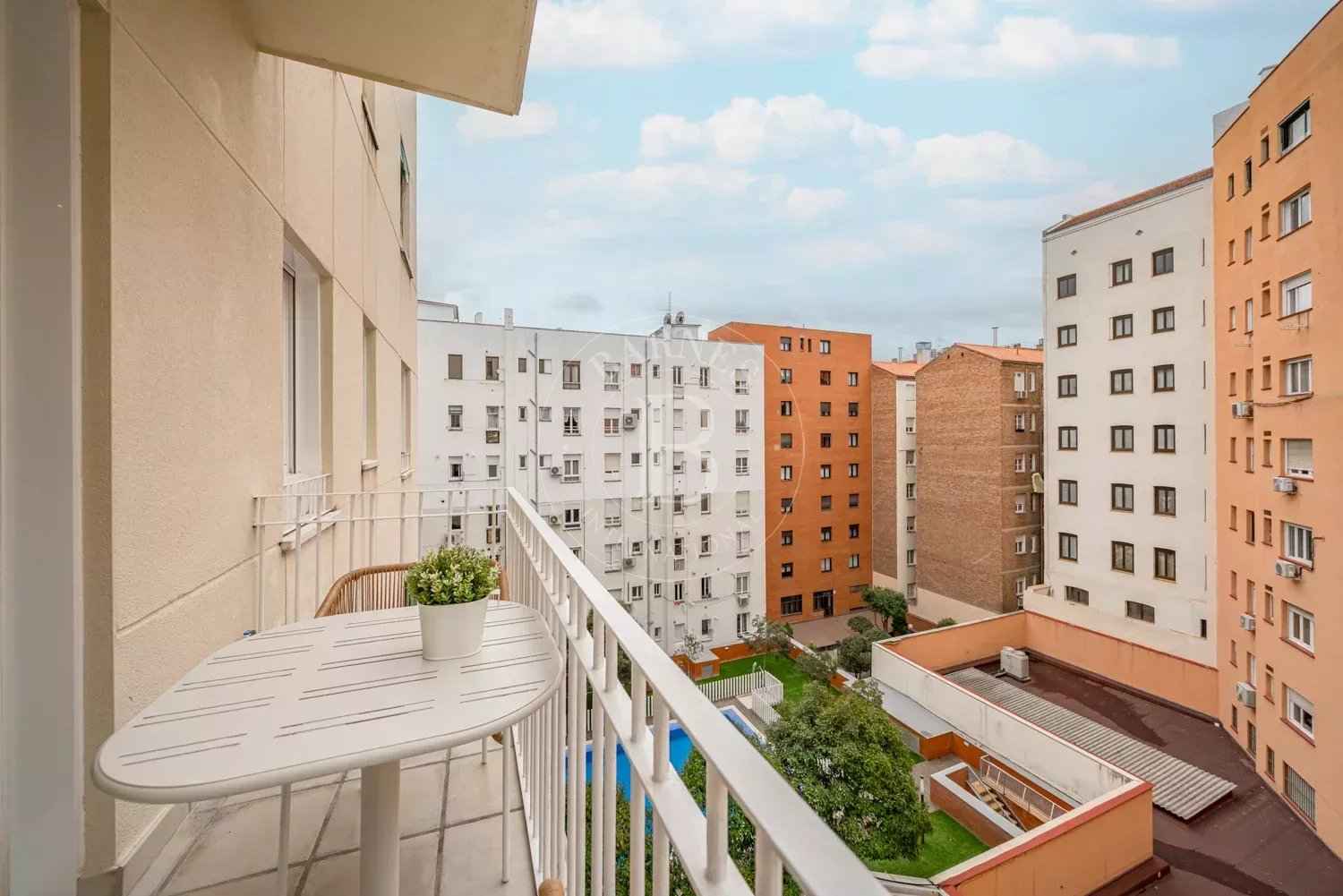 8e6cbcf274301b1c0e290c9bc8c7597d 92e2c42abb 1500 original - Attribut alt par défaut.