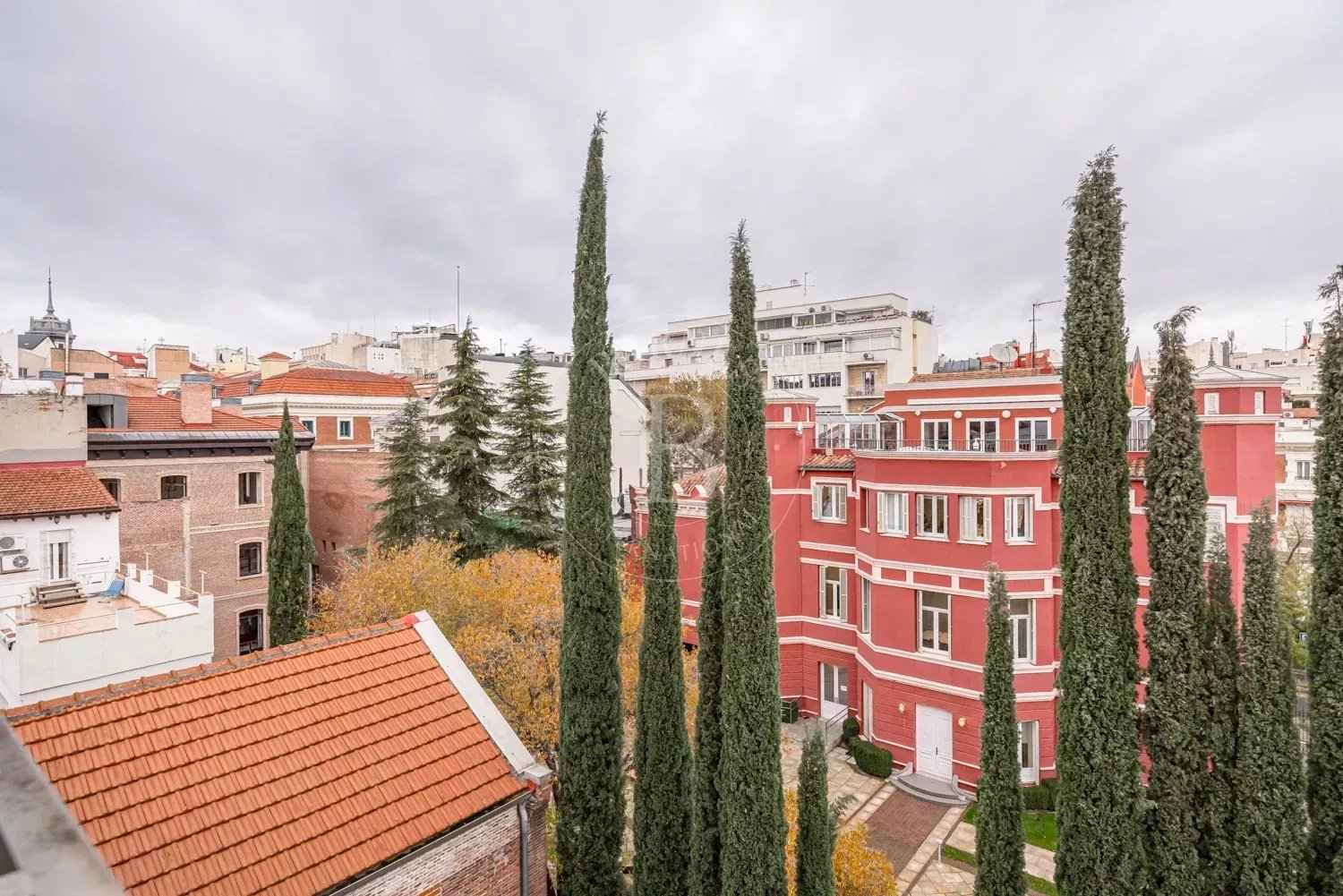 E4e4bbc5e8d711f3df929076876c223e a65a5ffaa9 1500 original - Translation missing: en.helpers.application.image_tag.default_alt