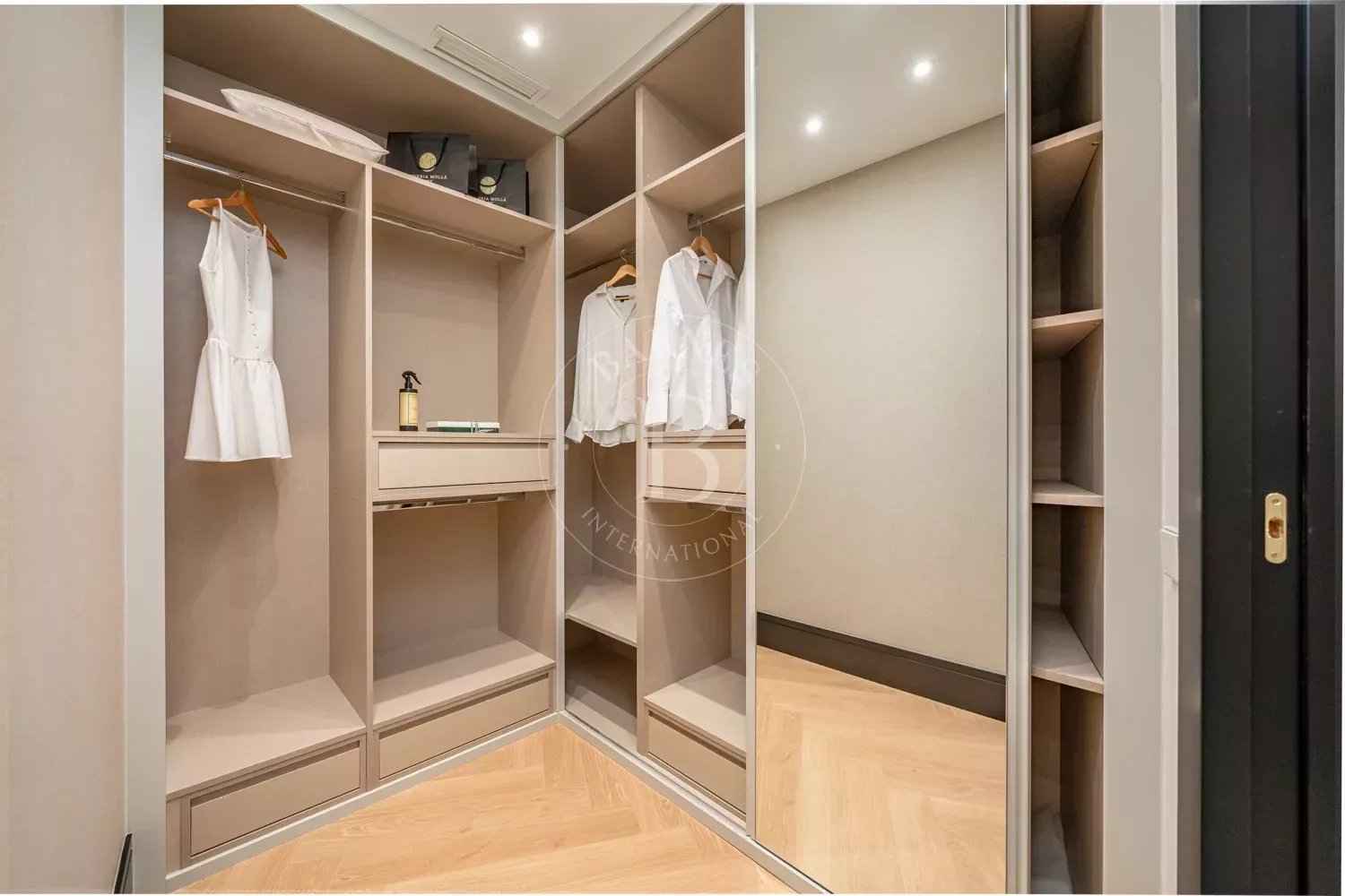 Abb35f0cb8e7fd1bcc669e0b8dade158 5d4246e711 1500 original - Translation missing: en.helpers.application.image_tag.default_alt