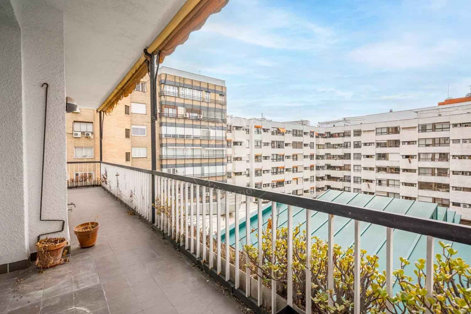 F5d03b33fb2e5c7e21f8e21e37992253 d357faadd7 1500 original - Attribut alt par défaut.