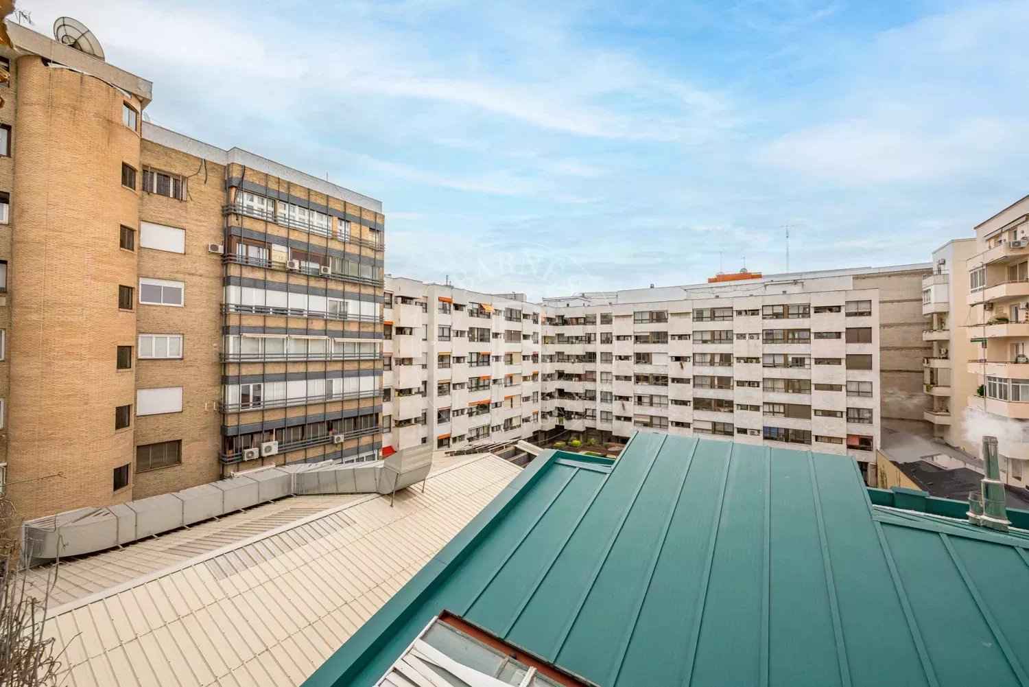 7f3bfbffa8d17ceacdb4d7eabfbf3946 8fc8559fec 1500 original - Attribut alt par défaut.