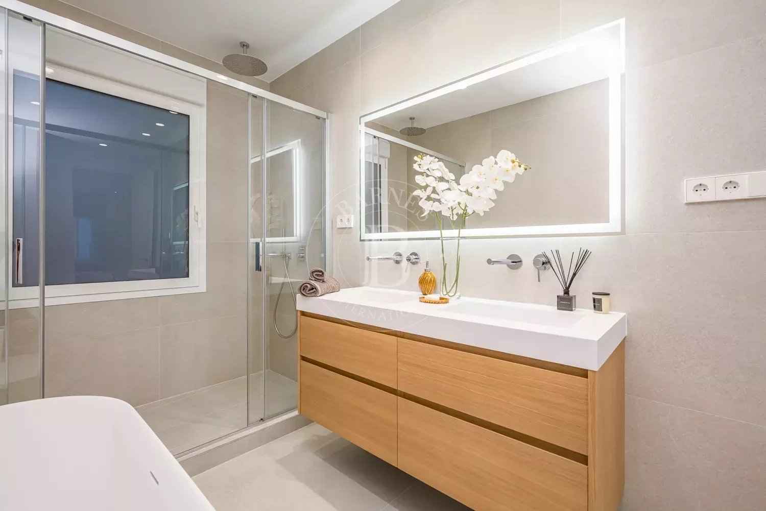 23535df0ec7bed37ebae3a78877f8b76 83a7167b42 1500 original - Translation missing: en.helpers.application.image_tag.default_alt