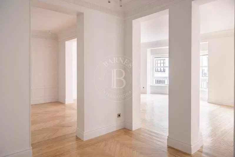 9064ee68b348263fa9b55a594db43639 e153509c88 799 original - Attribut alt par défaut.