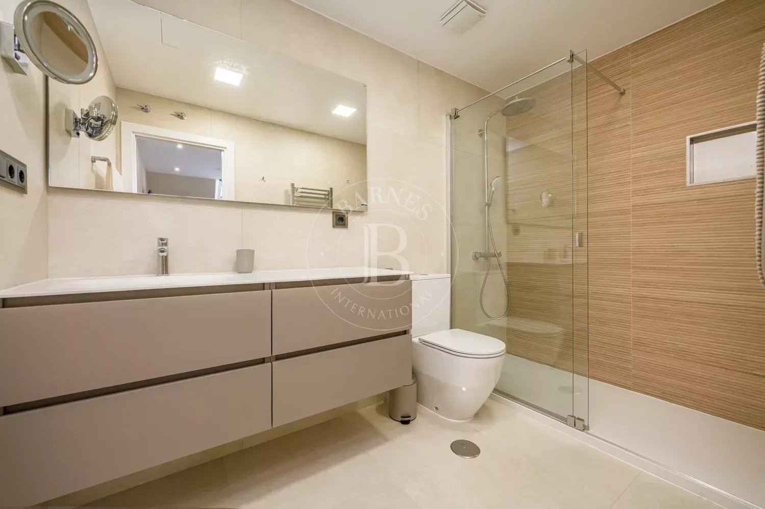 Eafe0753dd624870edf58f41252b88df 3a94be8454 1500 original - Attribut alt par défaut.