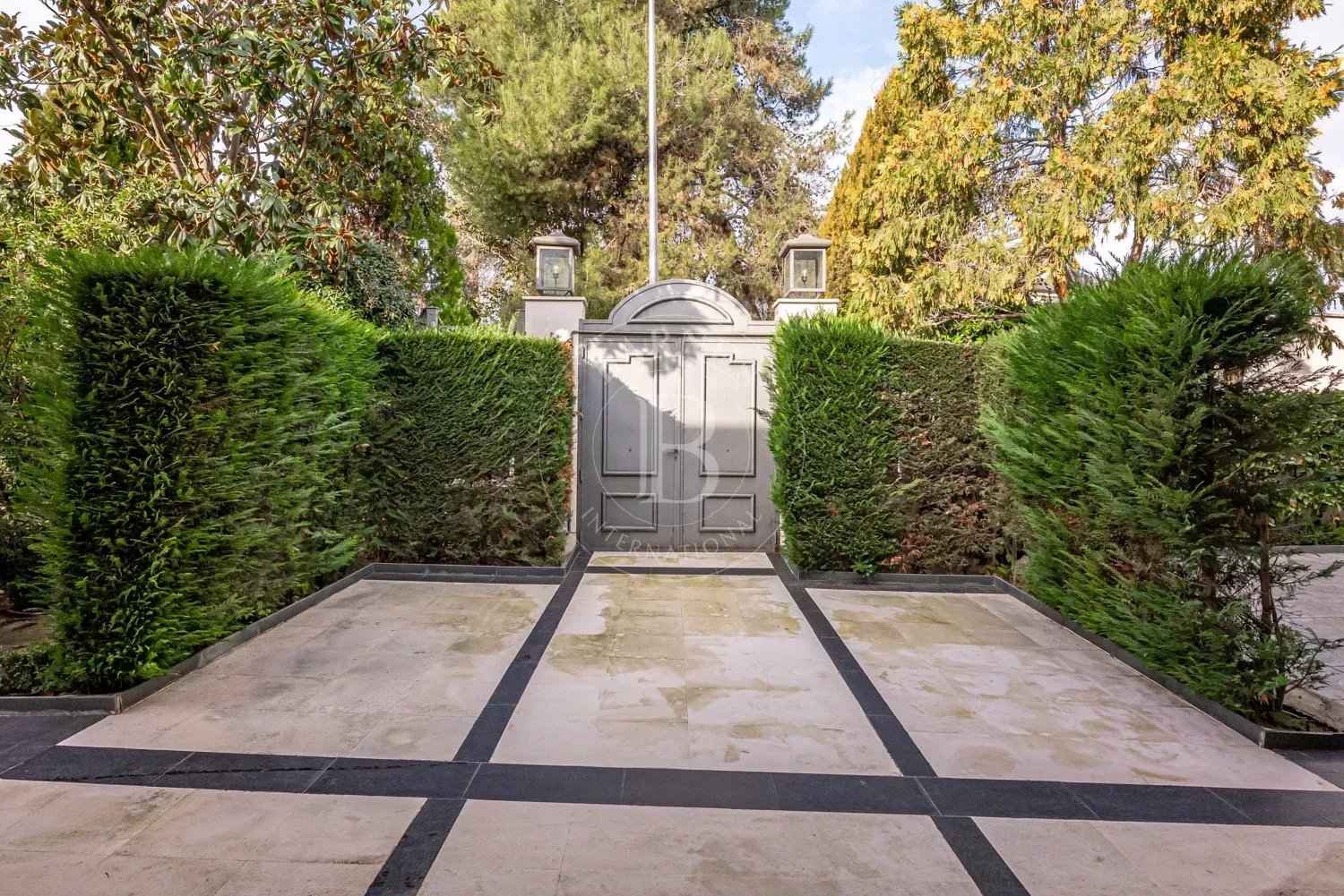 4ba35bc8493d5ab753b7aab10a01b0ad 08697ba9e5 1500 original - Attribut alt par défaut.