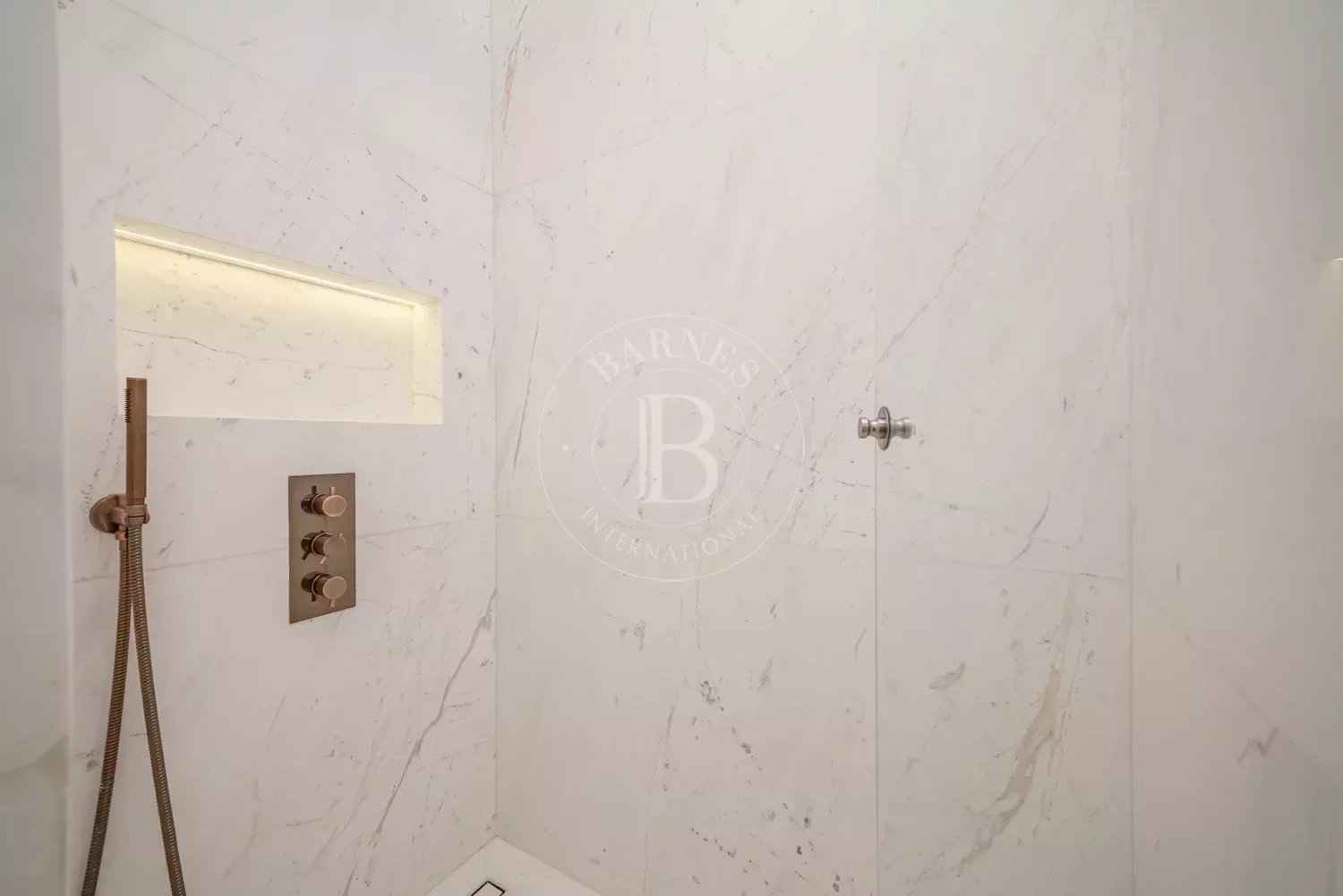 9bc4ac010ee2571b46d8011732b7358d 8c76e3211b 1500 original - Attribut alt par défaut.