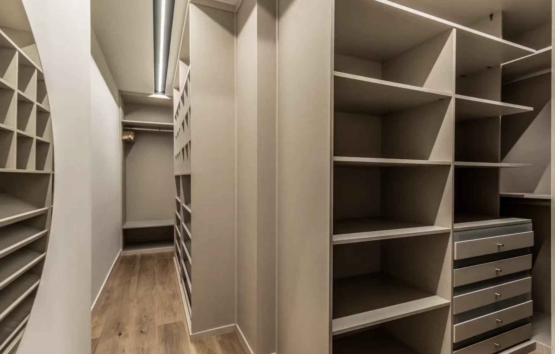 69b7ca1e64247713768d0bbfa01bada3 48fe813608 1920 original - Attribut alt par défaut.