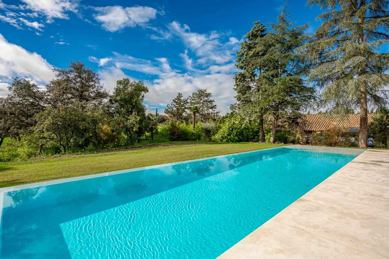 B2bb3b048c5dd57197100f403a24a7cc caee312573 1500 original - Attribut alt par défaut.