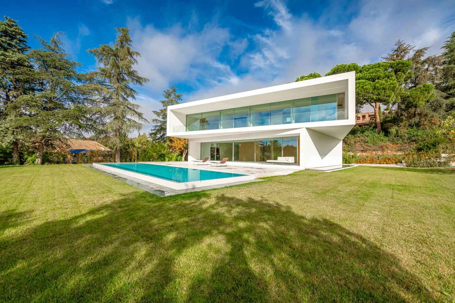 B8c67a8f9dcc51ffc034b819af780650 df35cd9c94 1500 original - Attribut alt par défaut.