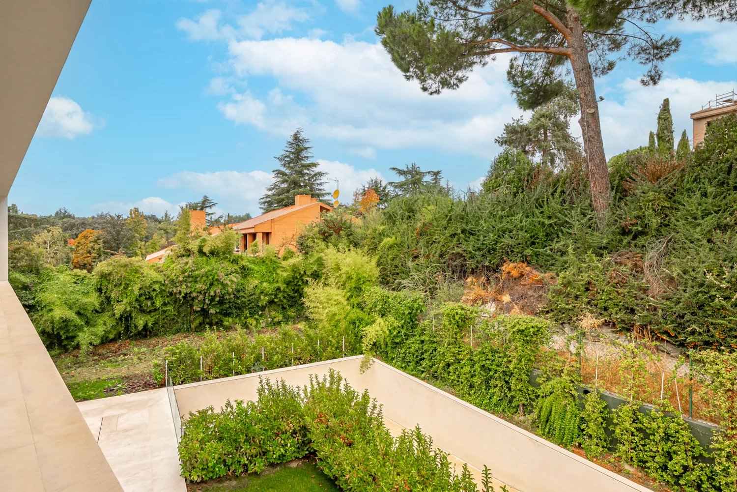 9b78ba517a3c529054ba99c90dcbcbba ff2dd4dcf3 1500 original - Attribut alt par défaut.