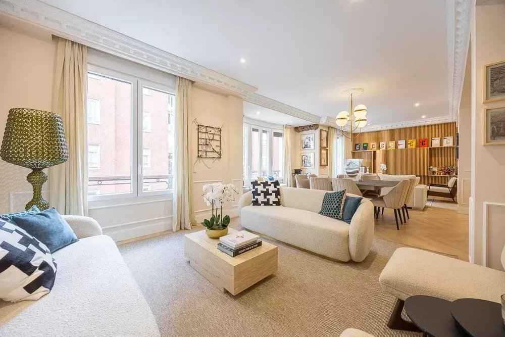 3265a07a538a147b823c2b042de12cda 713f2b2156 1000 original - Attribut alt par défaut.