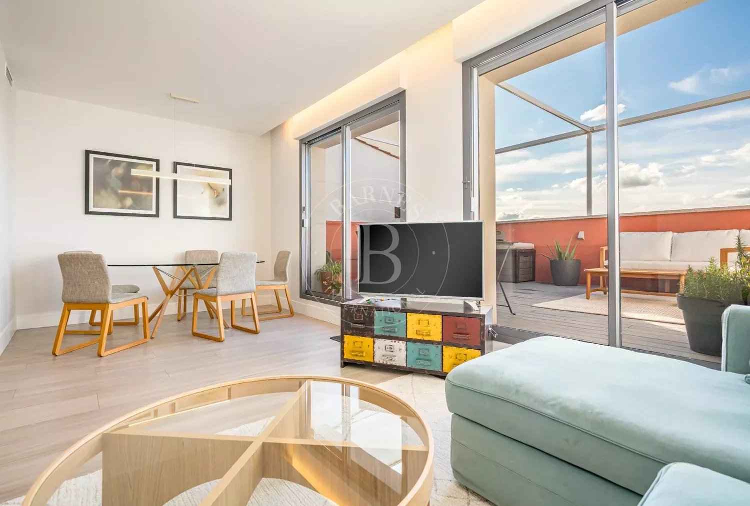 075cb3949221661371ab48d5492d080c 309672130e 1500 original - Attribut alt par défaut.