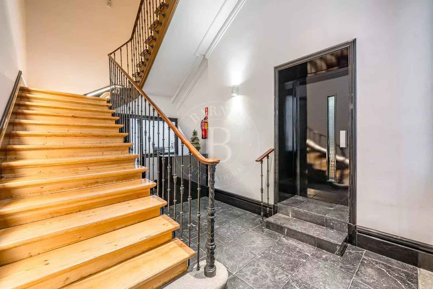 8adcc987e2463ffef2e221219b86a05a b438044d43 1500 original - Attribut alt par défaut.