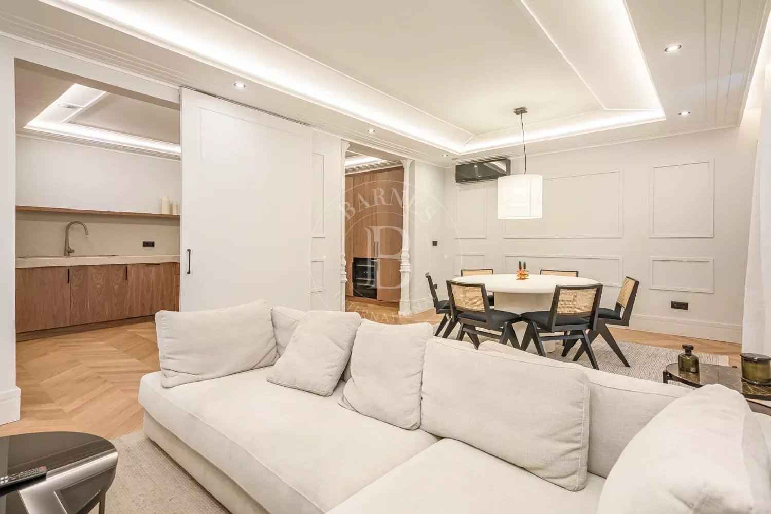 6d533d755b1b09a67d4010816da6a2a1 32f2e4b6eb 1500 original - Attribut alt par défaut.