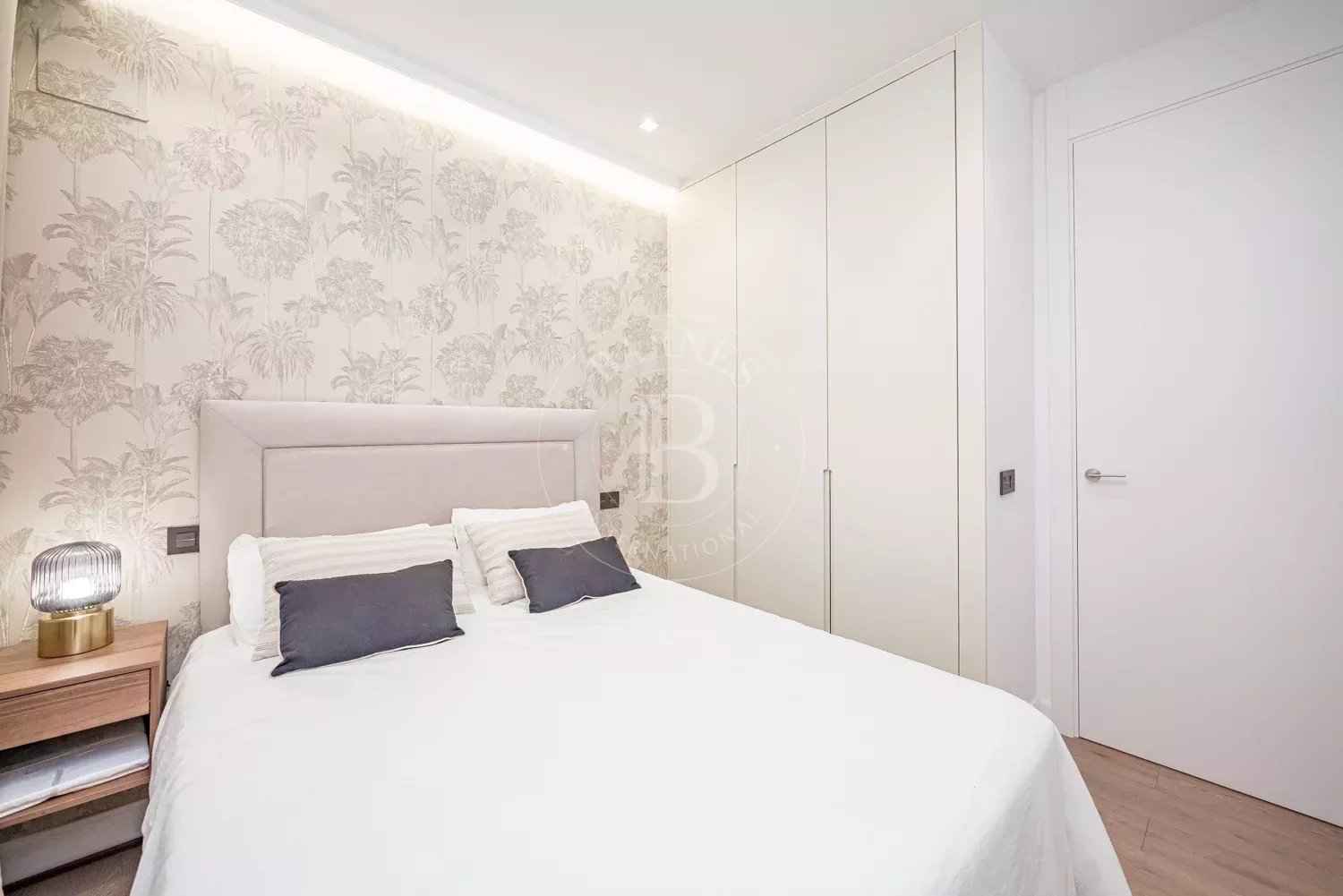 8c931fc7bf5360c6a51dfd02f5fb386f a3dfc480e5 1500 original - Attribut alt par défaut.