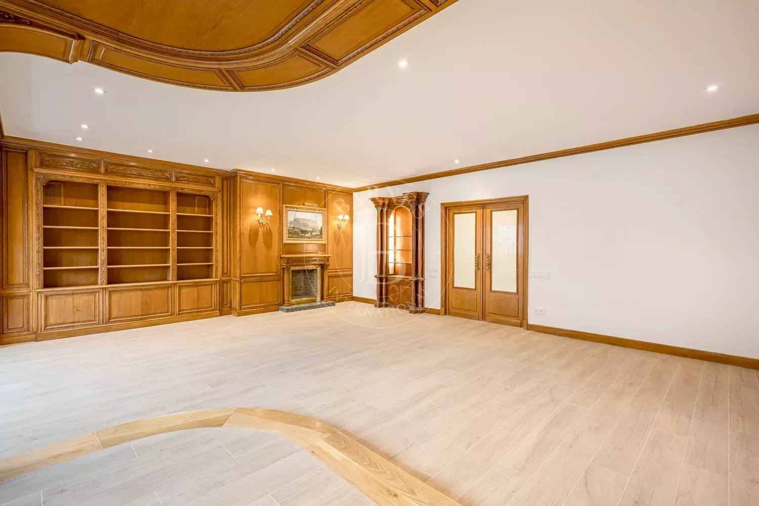 F2b0e772dbde11f9f93c320d18591f9a 0e0b4b4091 1500 original - Attribut alt par défaut.