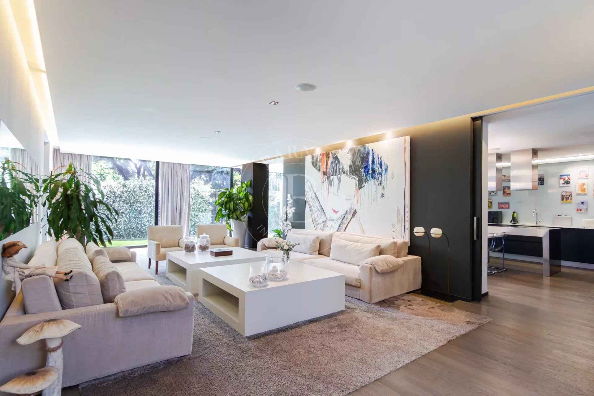 0f772de182564fba5fd5c7309316a12c ed7876ed20 1920 original - Attribut alt par défaut.