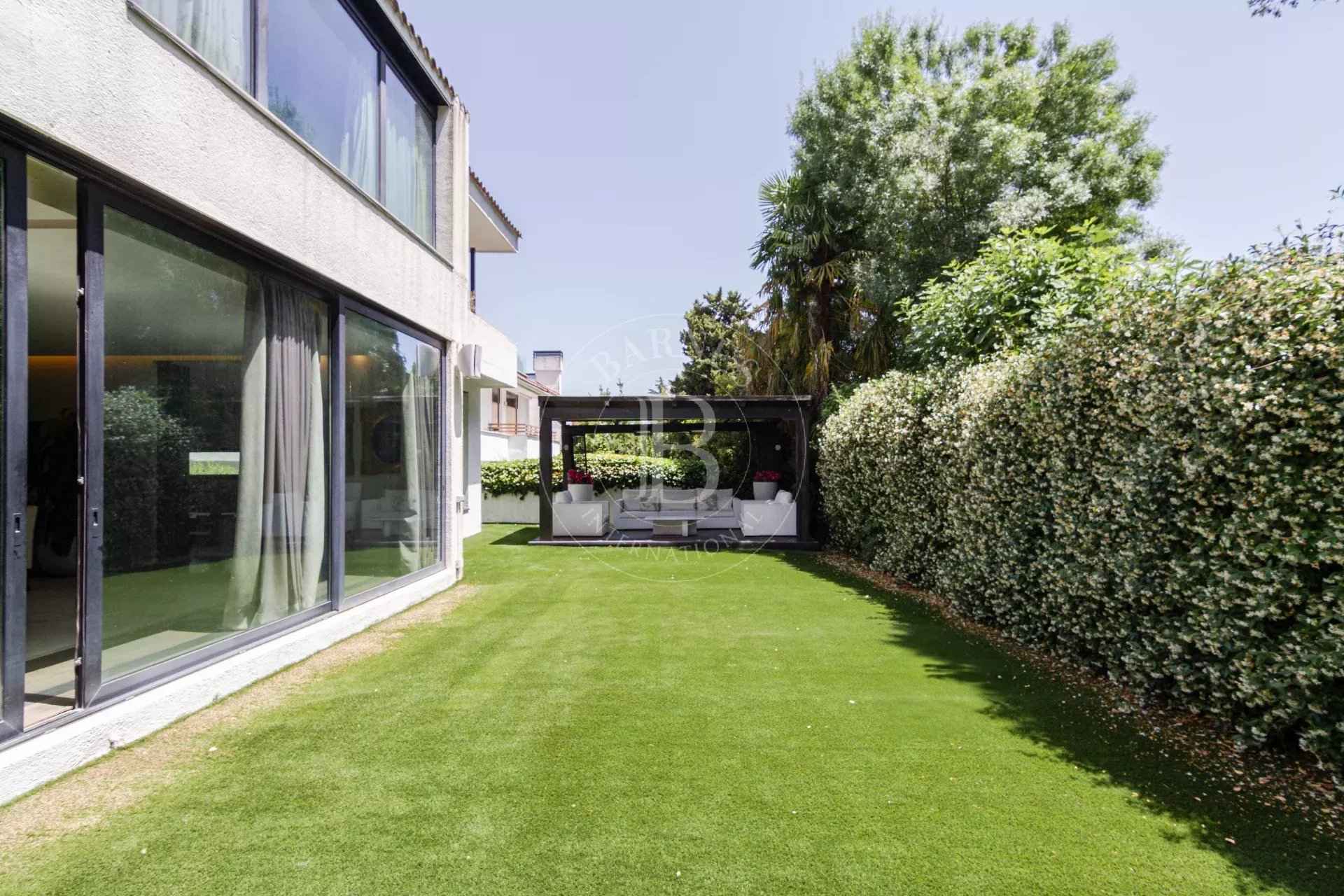 F8f40932ac99b44ed643a32fa0e081f0 05065e4b66 1920 original - Attribut alt par défaut.