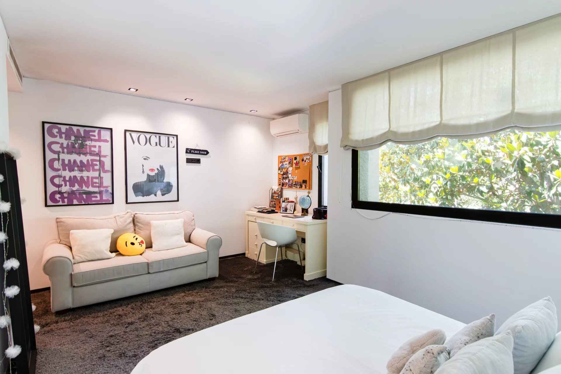 085438a91f570921a6d95b3580d4da7b c5dbe0fc82 1920 original - Attribut alt par défaut.