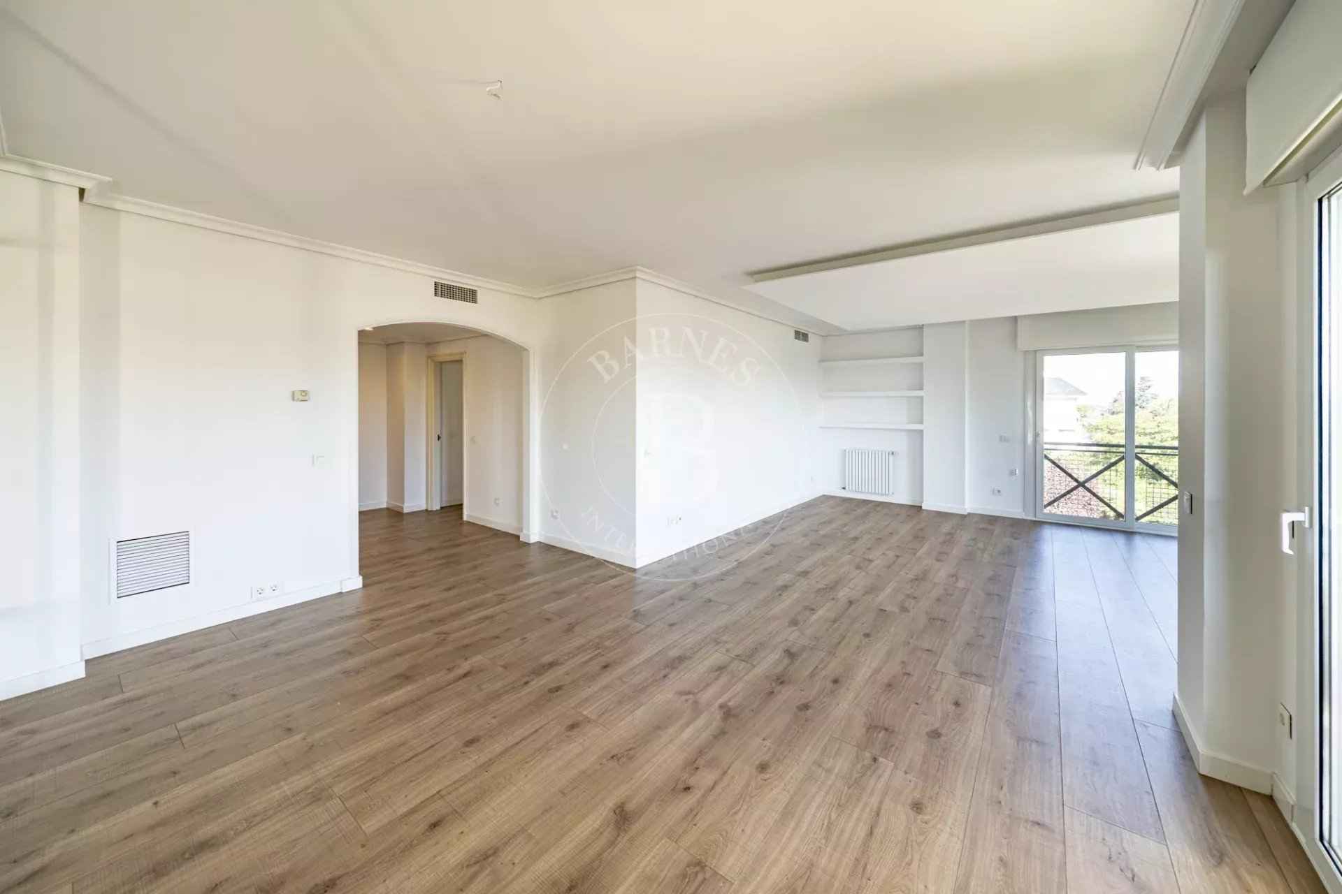 1ee7681031c4fbf6b9e2b54c2d1cb74d dd814d474d 1920 original - Attribut alt par défaut.