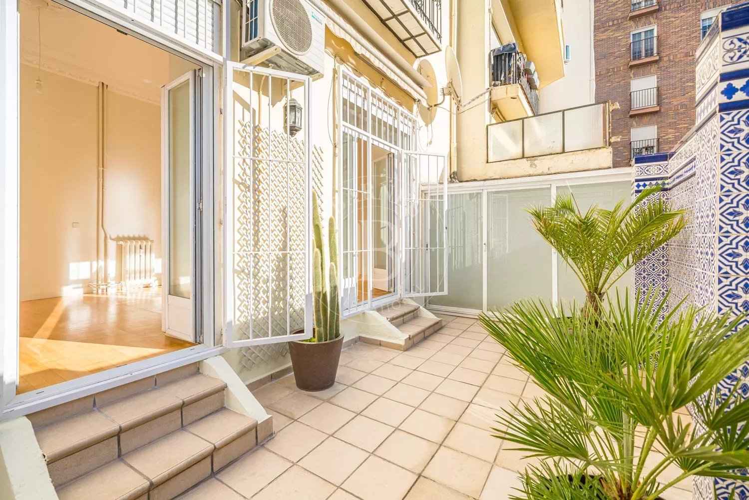 2b658730e29d51463ff7e3427204e473 5420e7f133 1500 original - Attribut alt par défaut.